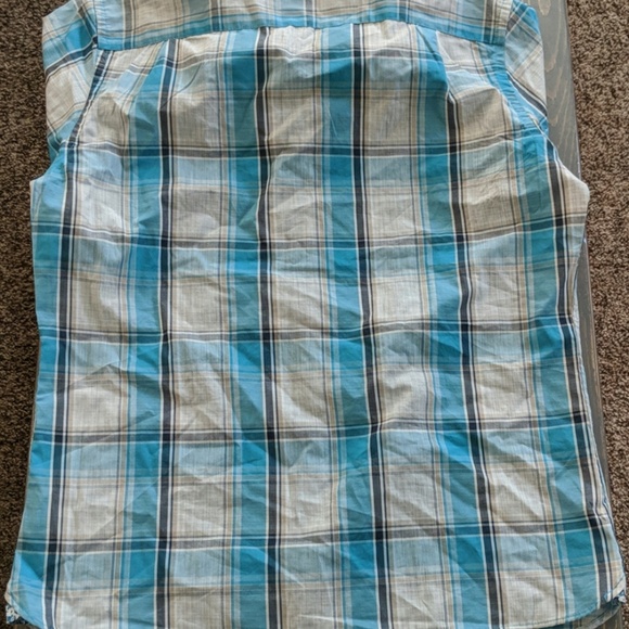 NWOT Van Heusen button up (slim fit) - Picture 4 of 4